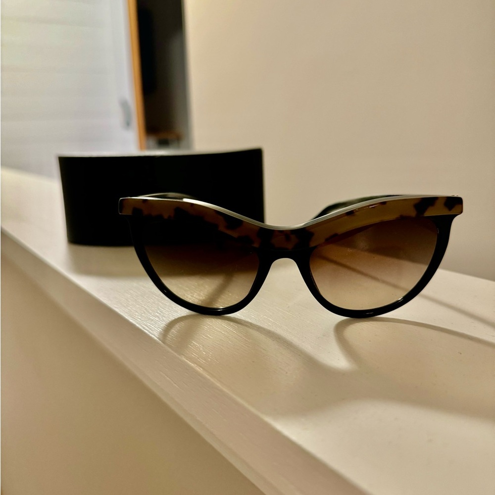 PRADA cat eye sunglasses. Tortoise and black. - Picture 8 of 8